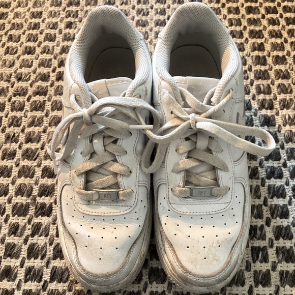 Nike Air Force - Picture 2 of 5